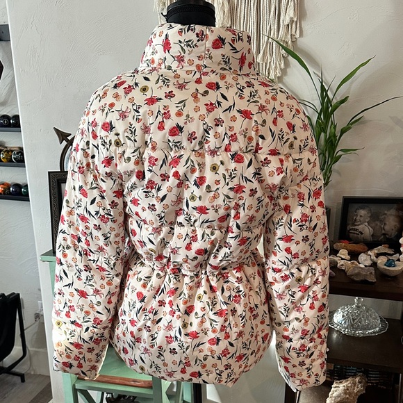NWOT Eddie Bauer Floral Signature Puffer Jacket - Cream and Red - Picture 5 of 13